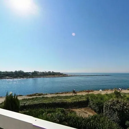 Vue Grande Terrasse Apartment